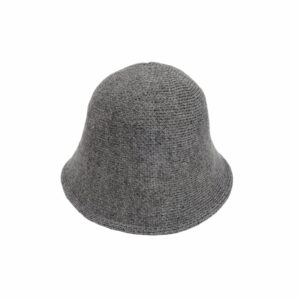 Strikket bøttehatt